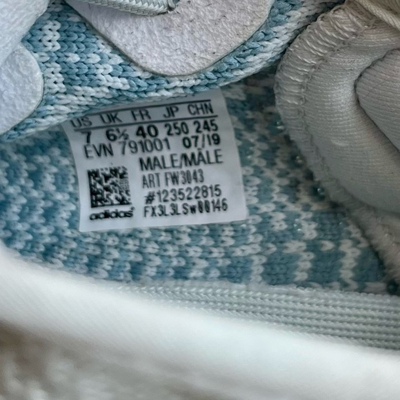 Adidas Yezzy Boost 350 Size 7 - Picture 2 of 16